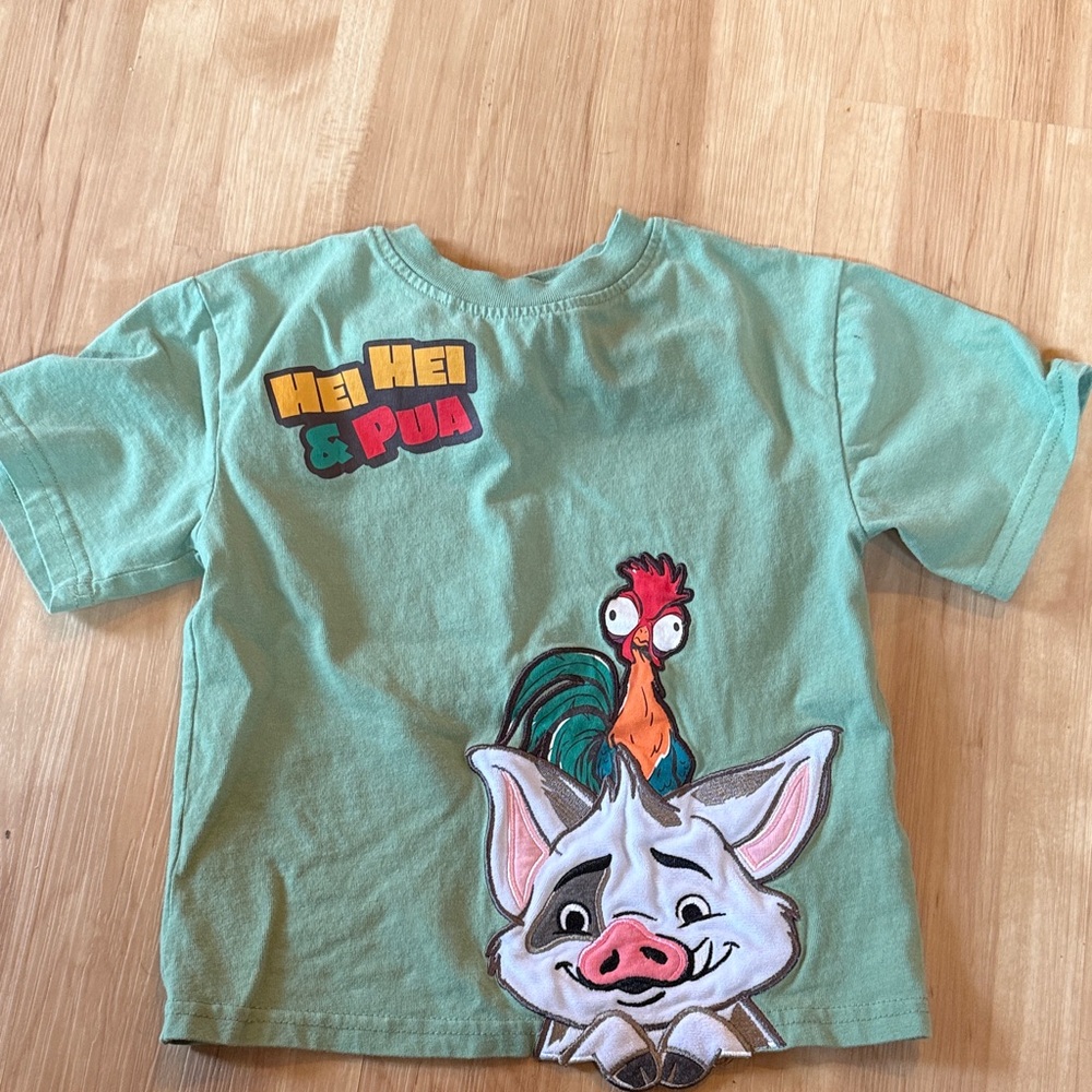 Disney Green Tee with Hei Hei and Pua